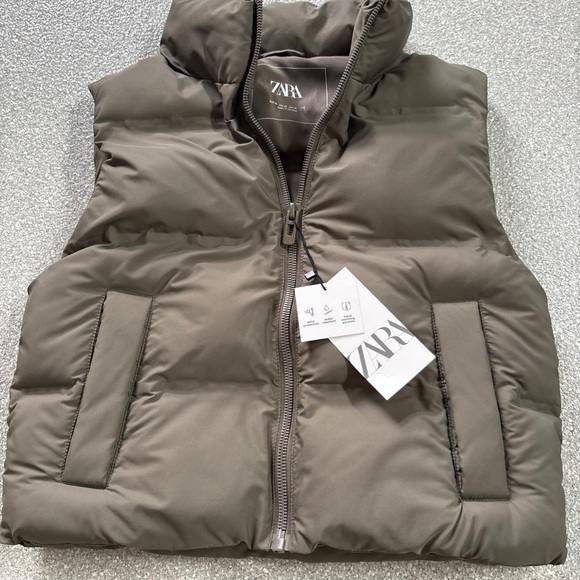 Zara Jackets & Blazers - NWT Zara Cropped Padded Gilet Vest